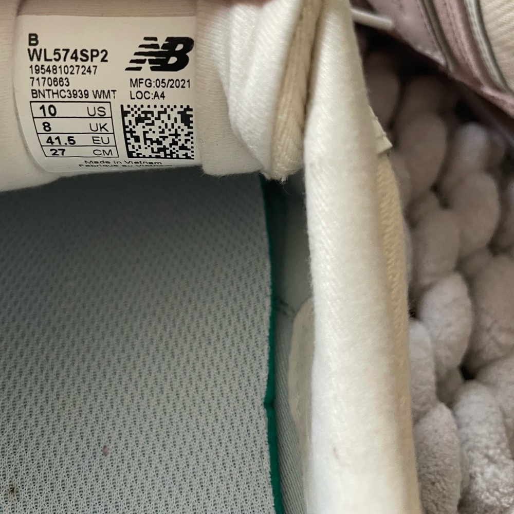 New Balance Light Pink and Cream Shoes - Picture 3 of 3